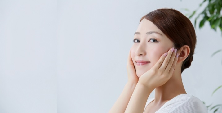 顎を引くと小顔になるというのは嘘か真か 顔屋の考え 小顔矯正 整体を東京でお探しならrevision