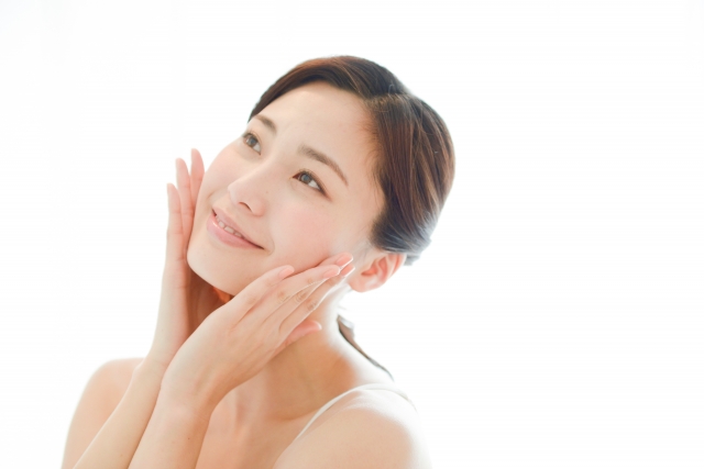 頬をふっくらさせる方法のポイントは肌の活性化 小顔鍼灸編 小顔矯正 整体を東京でお探しならrevision